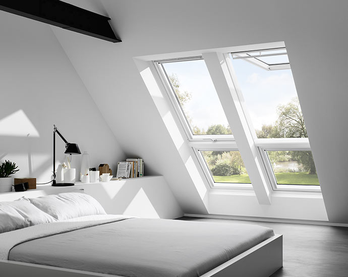 Velux Dachfenster im Schlafzimmer von BWE in München.